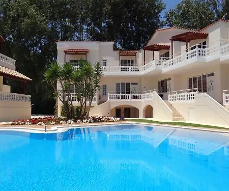 Perla Aparthotel 3*